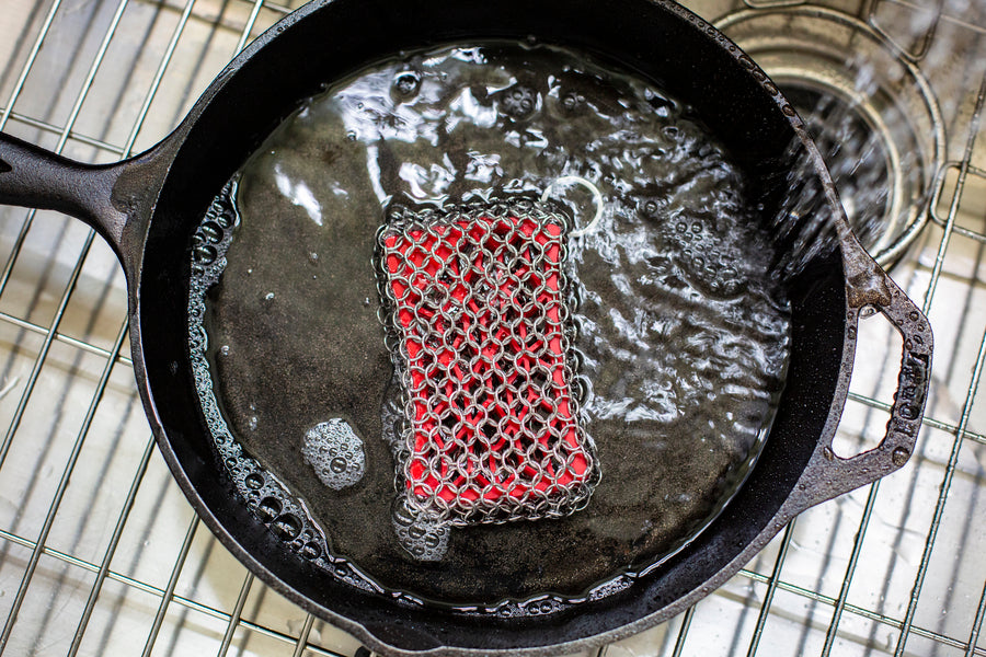 Lodge - Chainmail Scrubbing Pad with Silicone Insert